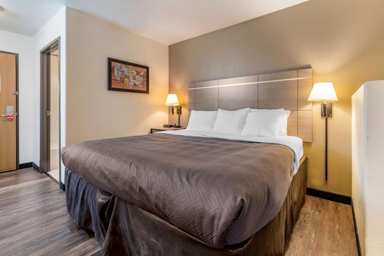 Econo Lodge Pueblo Dış mekan fotoğraf