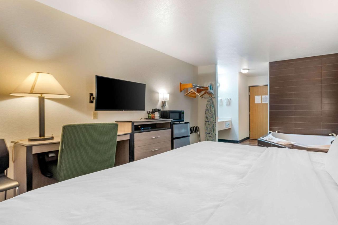 Econo Lodge Pueblo Dış mekan fotoğraf