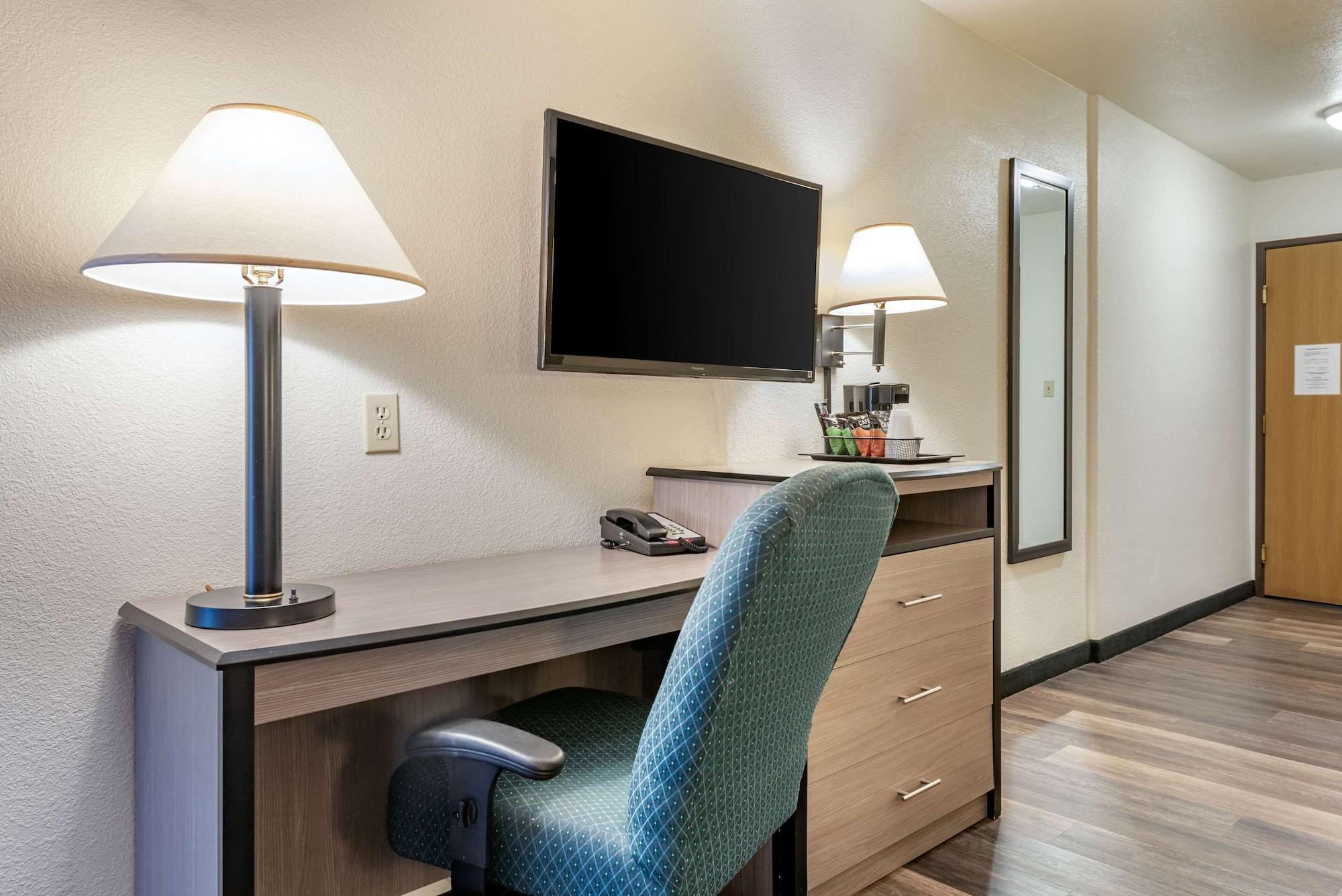Econo Lodge Pueblo Dış mekan fotoğraf