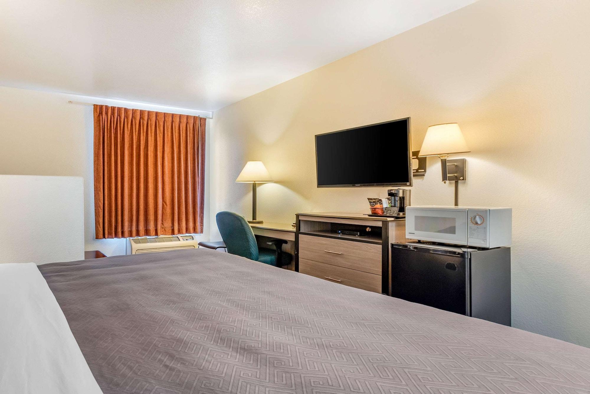 Econo Lodge Pueblo Dış mekan fotoğraf