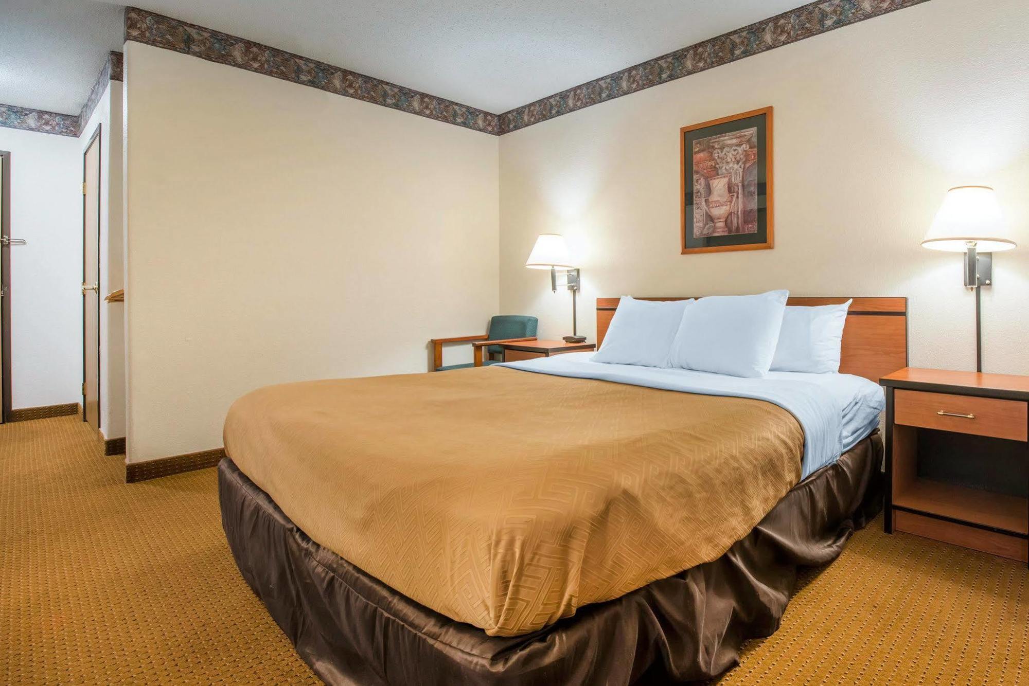 Econo Lodge Pueblo Dış mekan fotoğraf