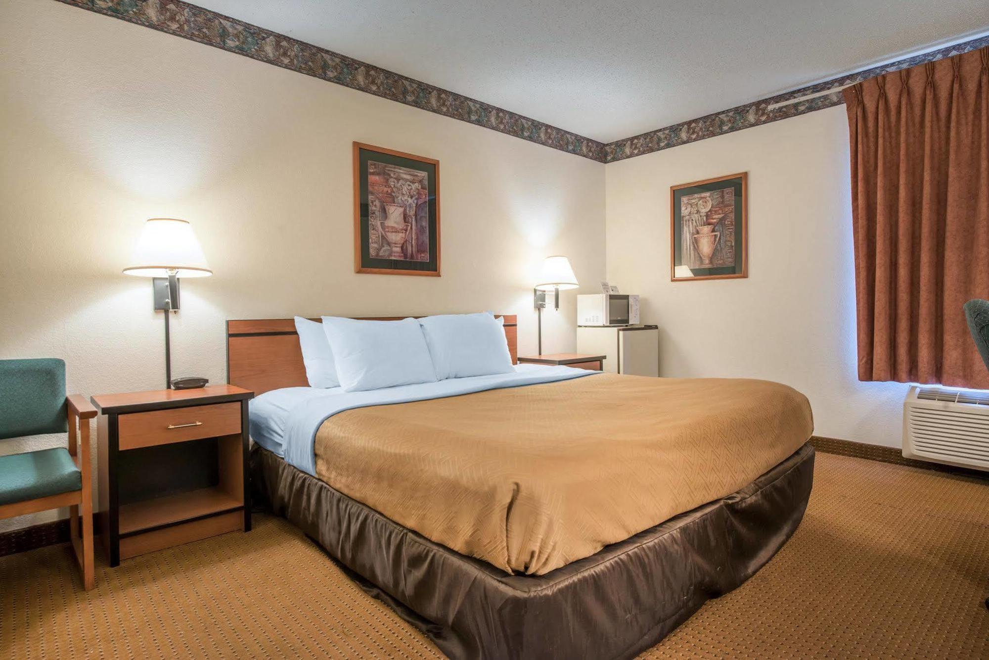 Econo Lodge Pueblo Dış mekan fotoğraf