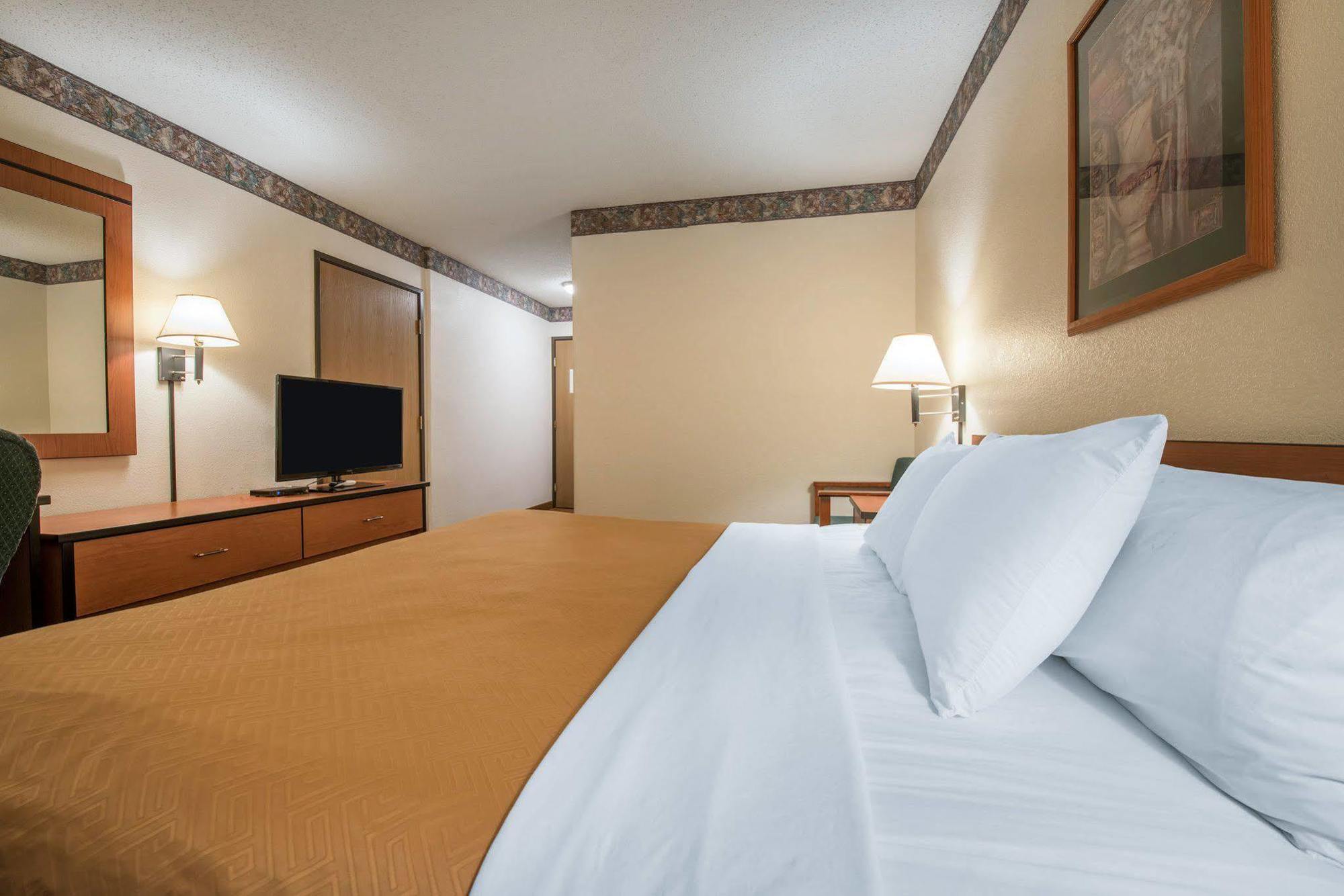 Econo Lodge Pueblo Dış mekan fotoğraf