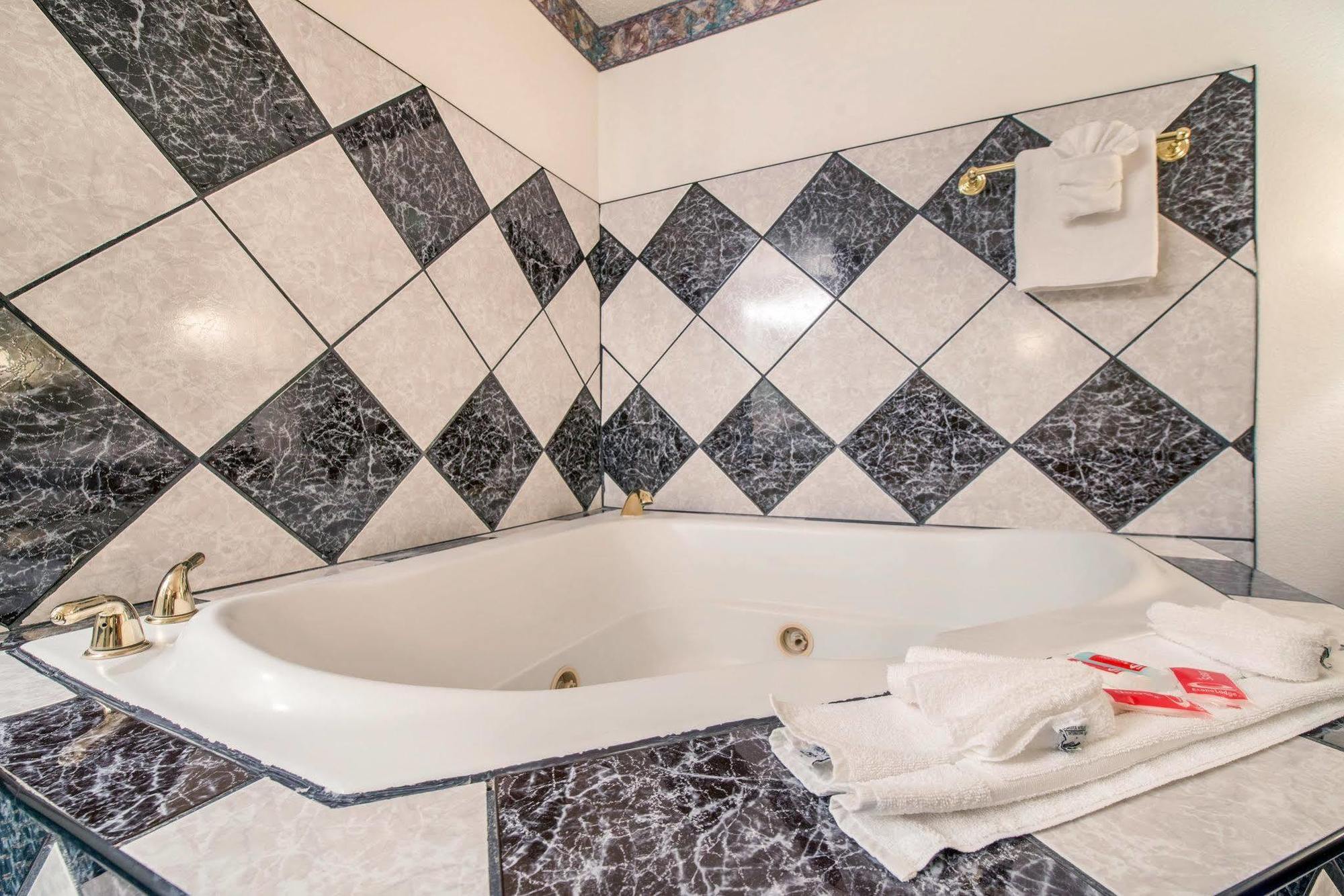 Econo Lodge Pueblo Dış mekan fotoğraf